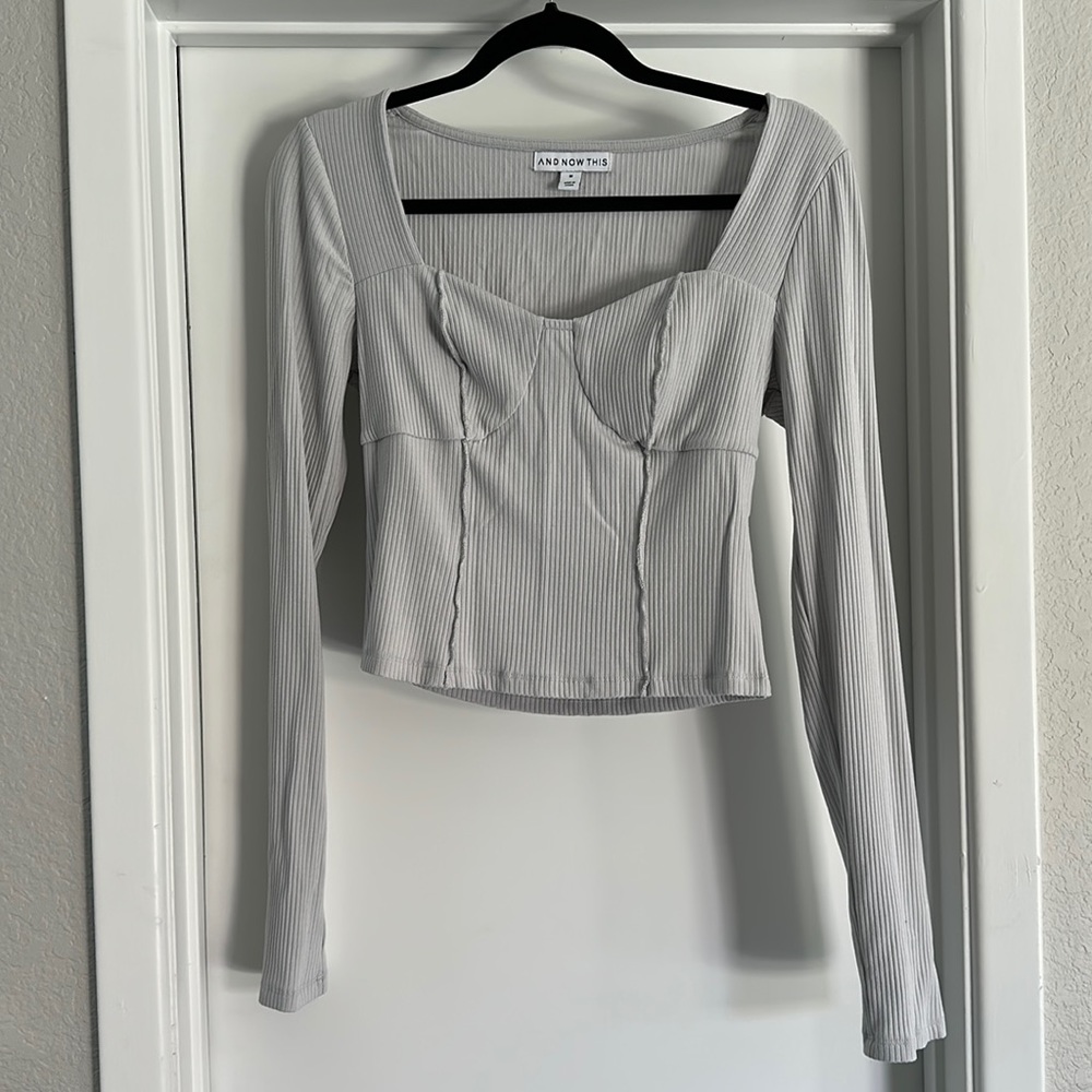 Long sleeve crop top